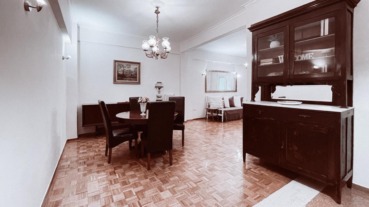 Vintage 2-Bedroom Apt In The Heart Of The City Atény Exteriér fotografie