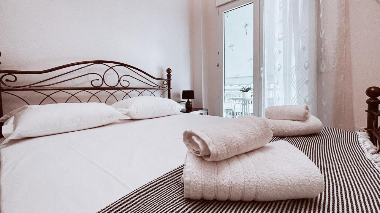 Vintage 2-Bedroom Apt In The Heart Of The City Atény Exteriér fotografie
