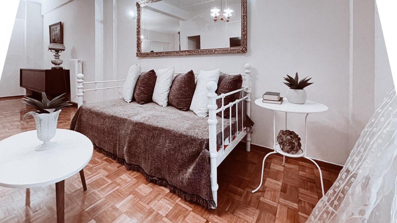 Vintage 2-Bedroom Apt In The Heart Of The City Atény Exteriér fotografie