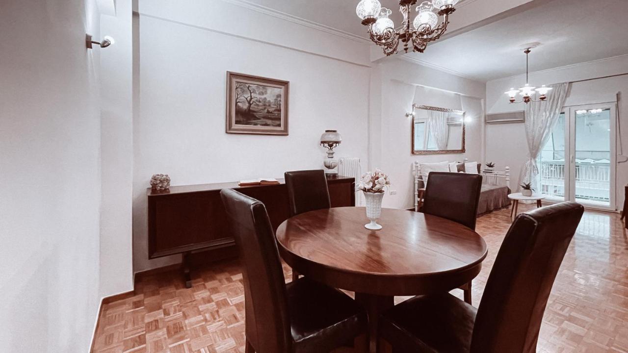 Vintage 2-Bedroom Apt In The Heart Of The City Atény Exteriér fotografie