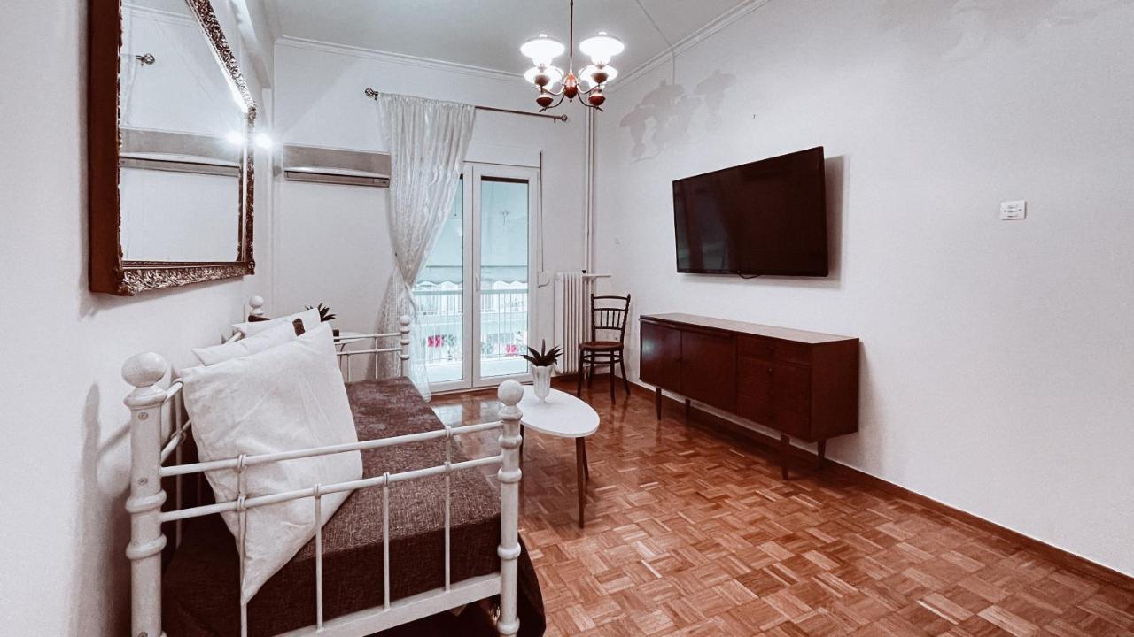Vintage 2-Bedroom Apt In The Heart Of The City Atény Exteriér fotografie